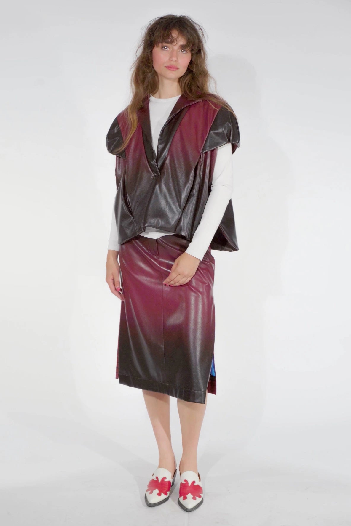 Leather midi skirt Asil with two slits in brown ombre from STEF SERIES AW25, shown from front.
