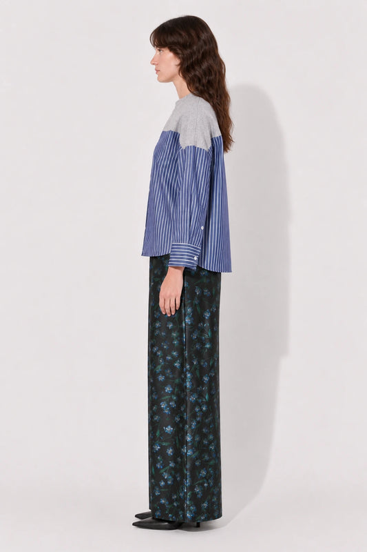 Side view of the STEF SERIES Collin poplin shirt with dark blue stripes.