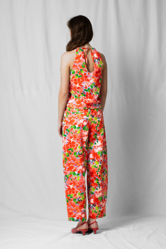 Pink flowers balloon shaped Bash pants with elastic from the limited collection SS26 by STEF SERIES shown from the back.