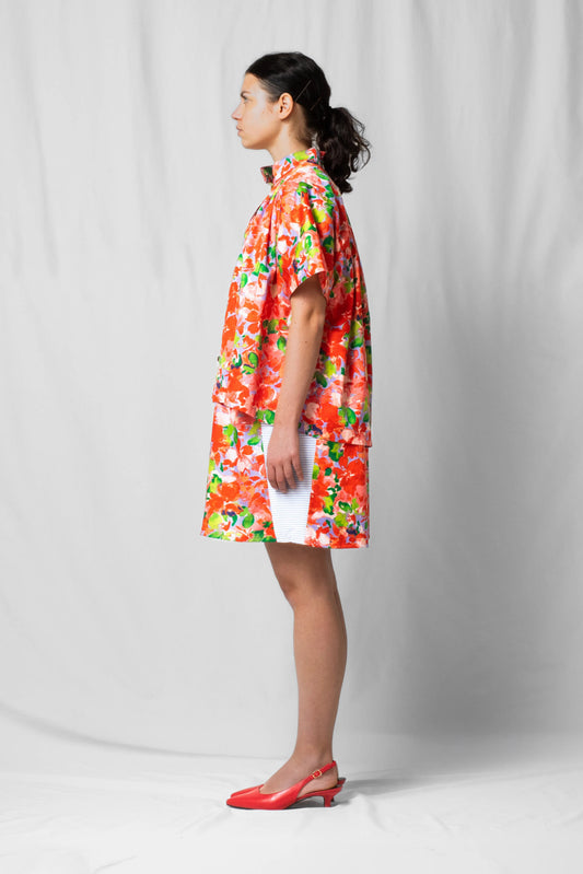 Pink flowers short-sleeve Bowie Shirt from the SS26 collection by STEF SERIES shown from the side.