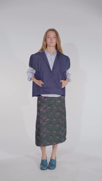 Video of model showing the structured denim vest top women Aiko in indigo from STEF SERIES AW25.