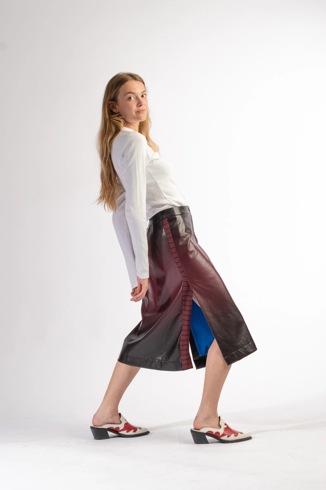 Leather midi skirt Asil in brown ombre from STEF SERIES AW25, shown from side.