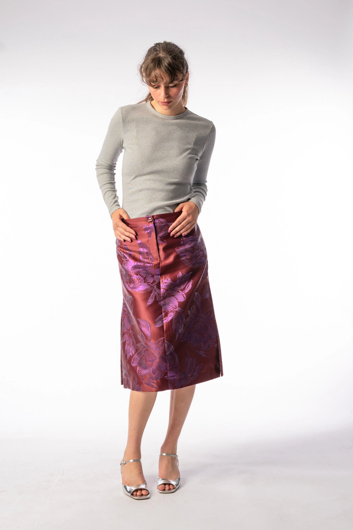 Floral midi skirt Asil in bordeaux from STEF SERIES AW25, shown from front.