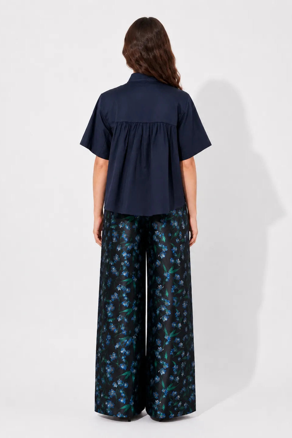 Back view of the STEF SERIES Bowie shirt in dark blue. 