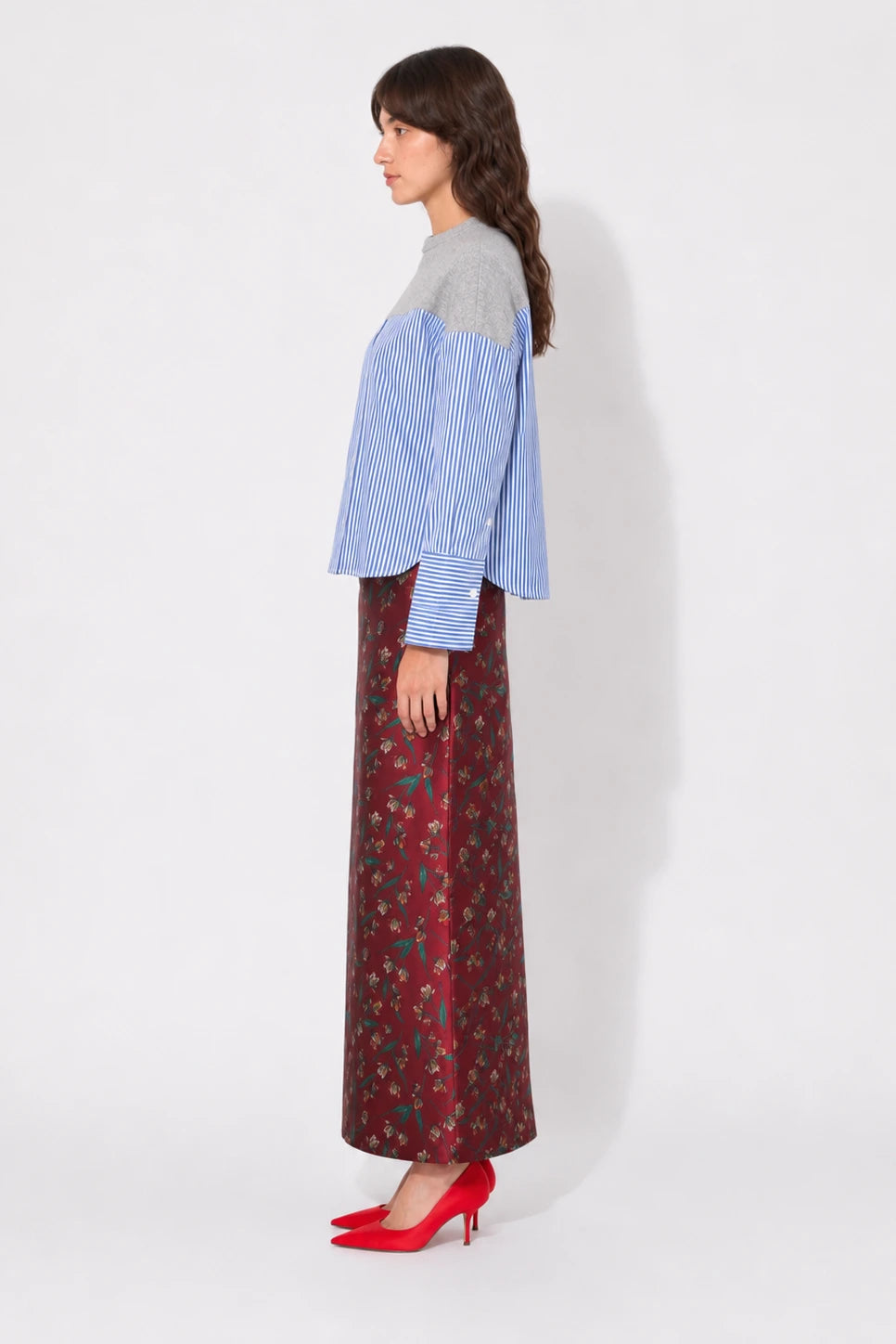 Side view of the STEF SERIES Collin poplin shirt with blue stripes.