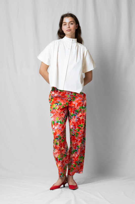 Model wearing the ecru short-sleeve Bowie Shirt from the SS26 limited collection with numbered pieces by STEF SERIES.